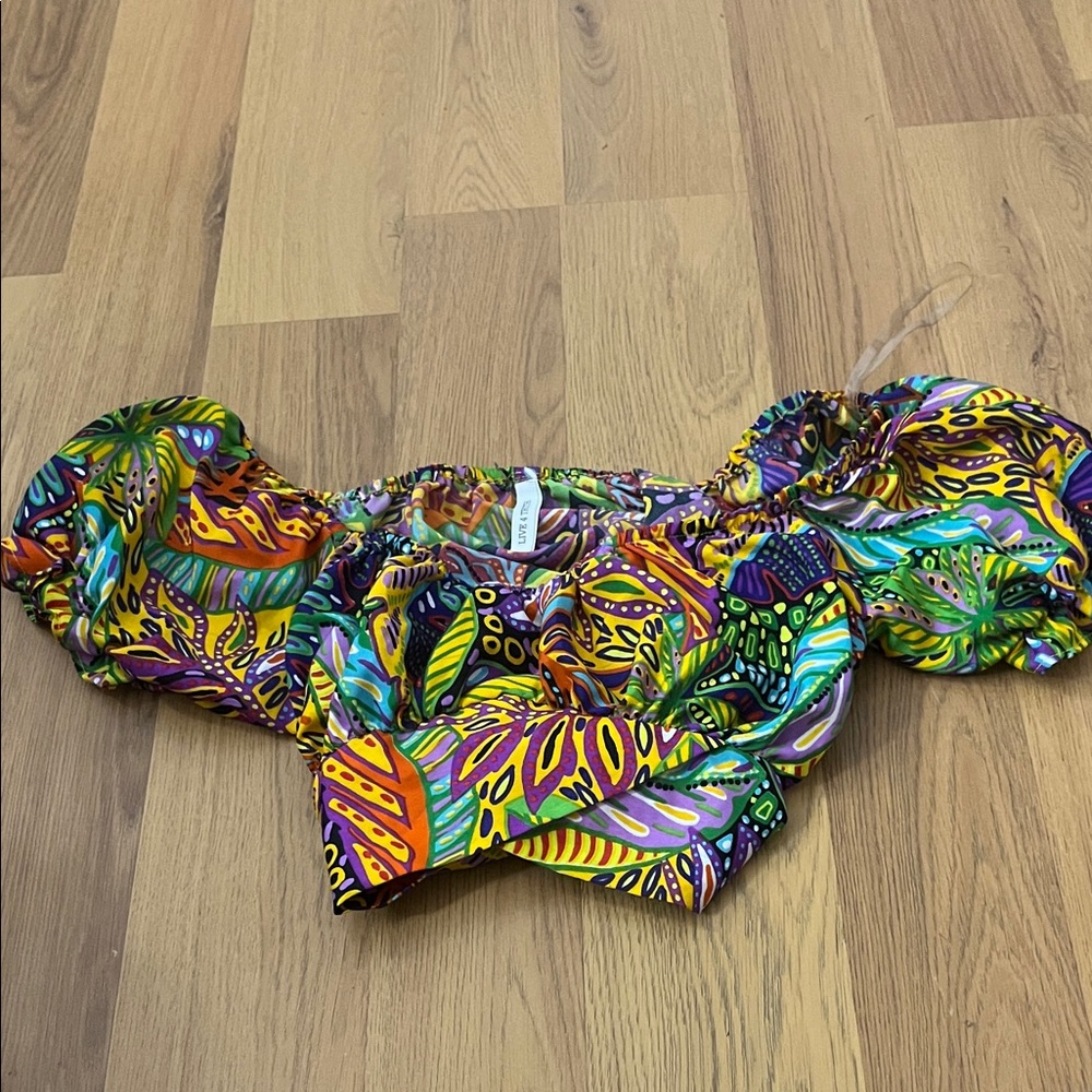 Live 4 Truth Multicolor Leaf-Print Off-Shoulder Crop Top